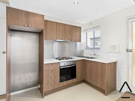 Spacious two bedroom apartment in the best location - Photo 3