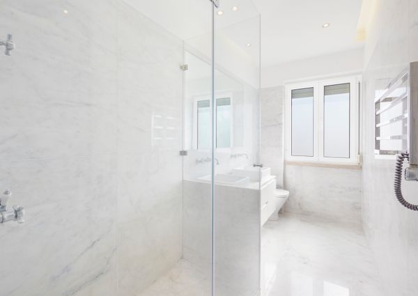 Apartamento T3 para arrendamento sem móveis na Av. Roma em Lisboa