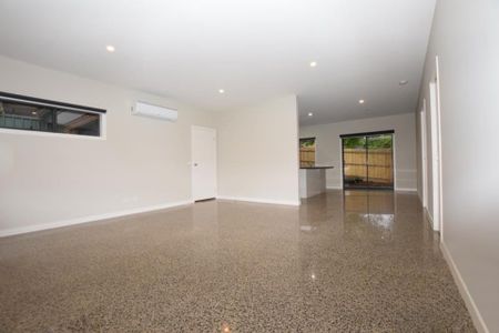 2/17 Greenville Street, Mooroolbark - Photo 4
