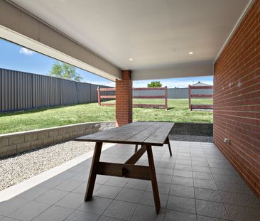 20 Hunterglen Drive, Bolwarra NSW 2320 - House For Rent | Domain - Photo 6