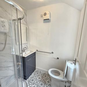 1 bedroom ground floor flat to rent - Photo 2