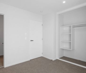 Modern 2-bedroom Townhouse Opposite The Palms - Available now! - Photo 4