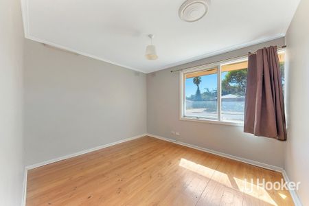 Spacious 3 Bedroom Family Home - Photo 2