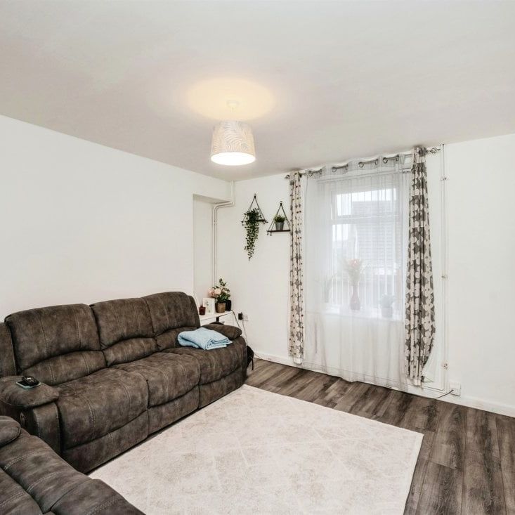 Dinas Street, Plasmarl, SWANSEA - Photo 1