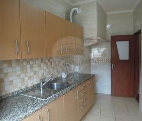 Apartment 2 bedrooms in the center Loures for rent - Photo 1