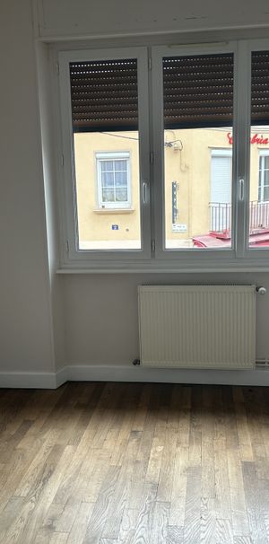 Location Appartement 2 pièces 44m² LE CREUSOT 71200 - Photo 1