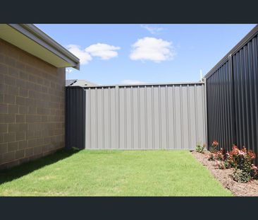 4A Gelderland Road, Forrestdale, WA 6112 - Photo 5