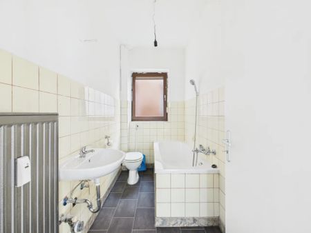 Geräumige 3-Zimmer-Wohnung in älterem Gebäude inmitten des Marktes Kösching, direkt am Marktplatz! - Photo 3