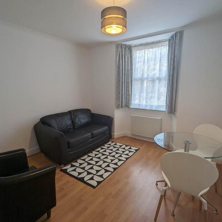 1 bedroom flat to rent - Photo 1
