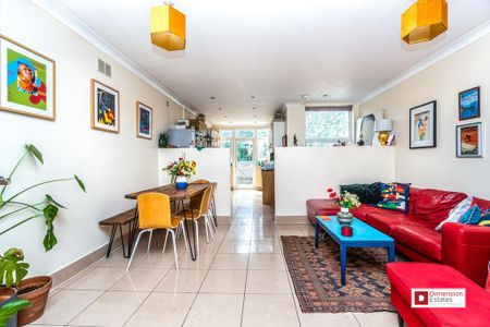 3 bedroom flat to rent - Photo 2