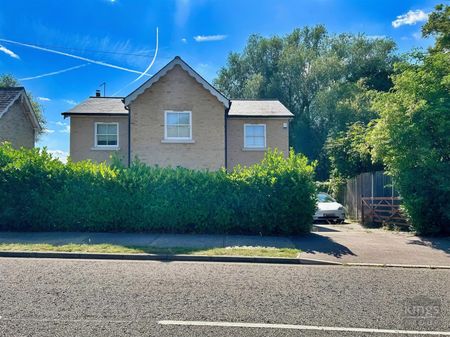 4 Bedroom House - Detached To Let - Photo 2