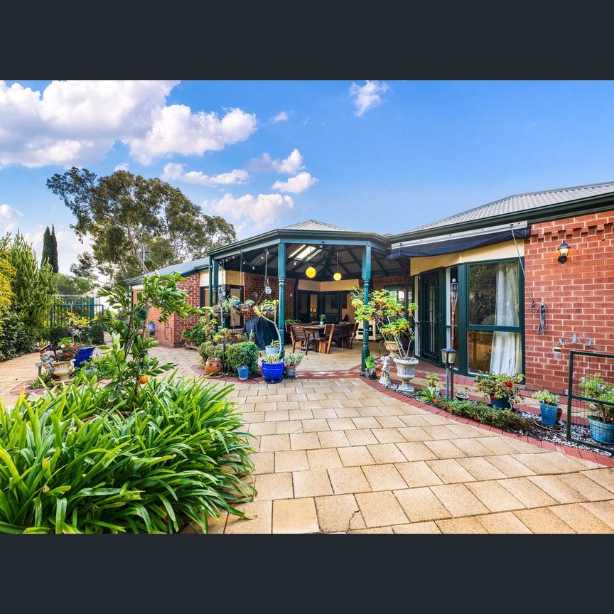 41 Blythewood Rd, Torrens Park, SA 5062 - Photo 1