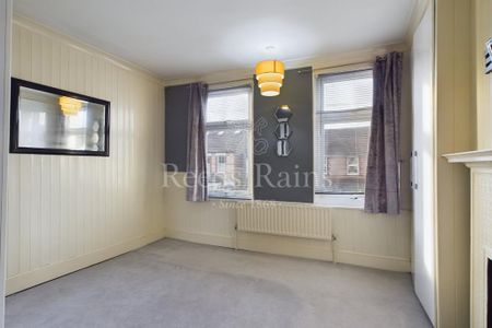 3 bedroom terraced house to rent - Photo 3