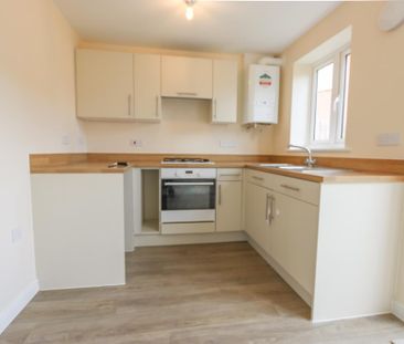 2 bedroom semi-detached house to rent - Photo 2