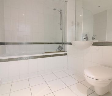 Eden Grove, London - Photo 5