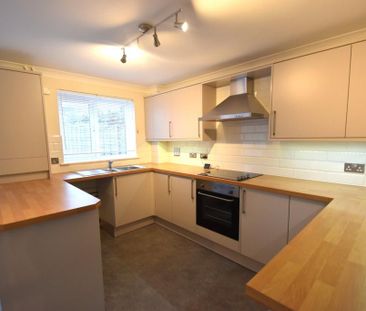 3 bedroom semi-detached house to rent - Photo 4