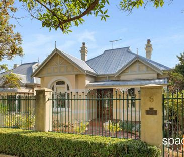 UNFURNISHED CHARACTER HOME - Photo 2