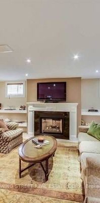 Very spacious beautiful home finished basement separate entrance - Photo 1