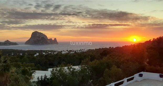 Villa with sea views and the island of Es Vedra - Photo 1