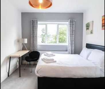 6 Bed Semi-Detached House, Stanley House, E11 - Photo 1