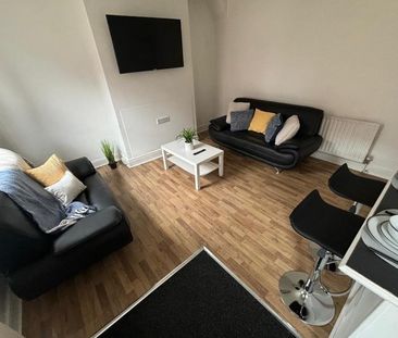 3 bedroom terraced house to rent - Photo 5