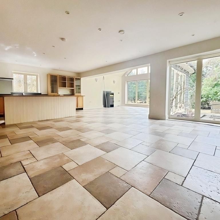 5 bedroom property to rent - Photo 1