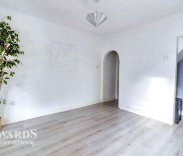 3 bedroom terraced house to rent - Photo 3