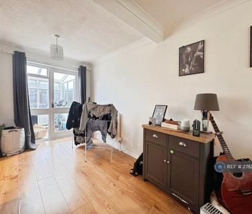 2 bedroom terraced house to rent - Photo 1