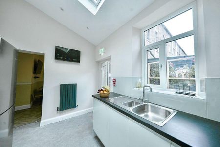 4 bedroom house of multiple occupation to rent - Photo 4