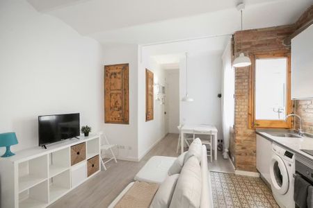 Carrer de Valladolid, Barcelona, Catalonia 08014 - Photo 3