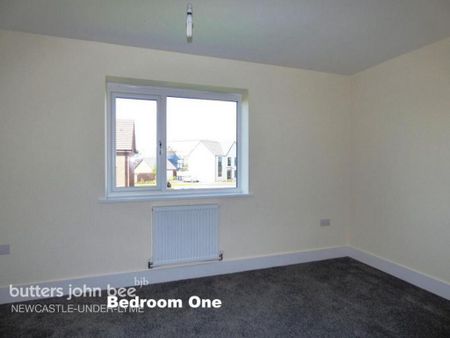2 bedroom semi-detached house to rent - Photo 3