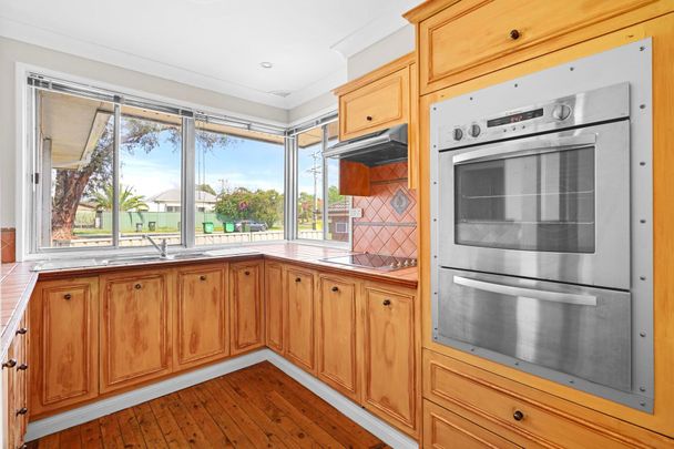 3 Bedroom Home in a Perfect Location&excl;&excl;&excl;&excl; - Photo 1