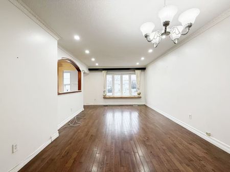 For Lease - 1028 Blairholm Avenue, Mississauga, Ontario - Photo 2
