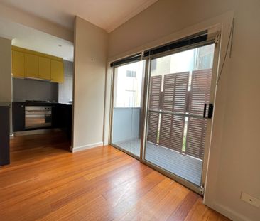 10/400 Barkly Street, Elwood VIC 3184 - Apartment For Rent | Domain - Photo 2