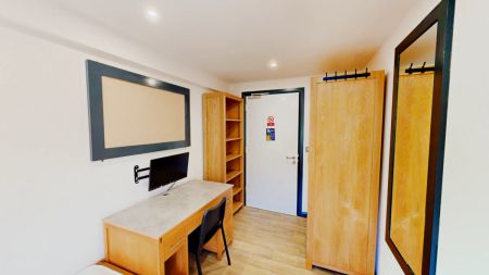Flat 25-Bedroom C - Photo 4