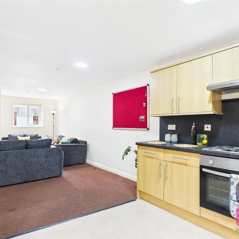 7 bedroom property to rent - Photo 1