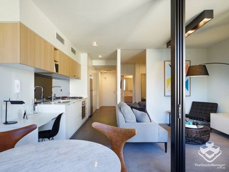 Furnished one bedroom in South Brisbanes best location with stunning river & city views - Photo 3