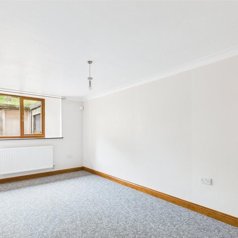 3 bedroom apartment to rent - Photo 1