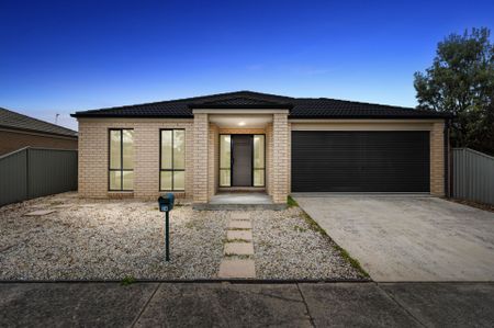 24 Macquarie Close, Delacombe - Photo 2