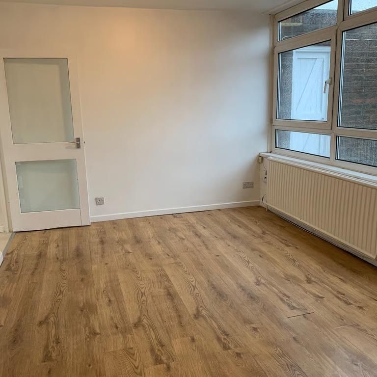 3 bedroom maisonette to rent - Photo 1