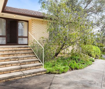 Charming Family Villa in the Heart of Blackwood - Photo 5