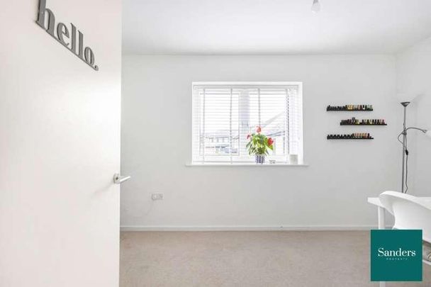 Eve Drive, Harlow, Essex, CM18 - Photo 1