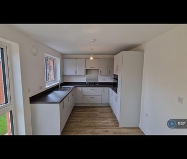 3 bedroom semi-detached house to rent - Photo 6