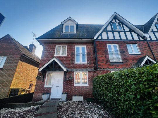 St. Annes Road, Eastbourne - Photo 1