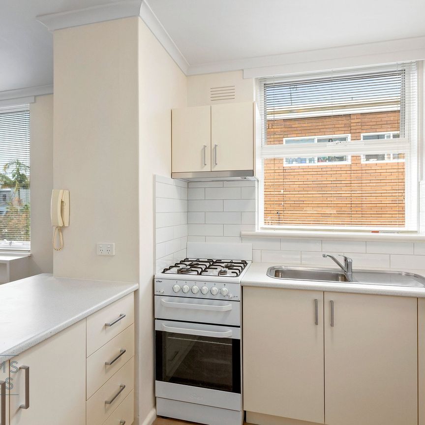 Right in the heart of South Yarra - Photo 1
