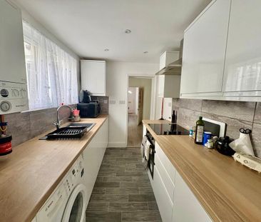 3 bedroom terraced house to rent - Photo 6