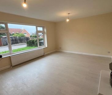 3 bedroom detached bungalow to rent - Photo 3