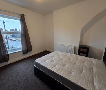 3 bedroom detached bungalow to rent - Photo 2