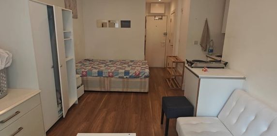 Studio Flat, Brentmead Place, NW11 - Photo 2