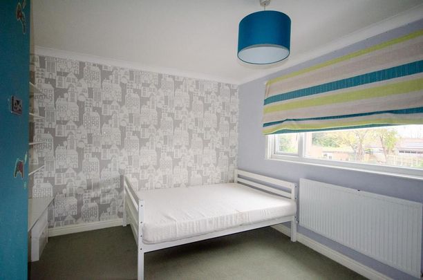 3 bedroom semi-detached house to rent - Photo 1